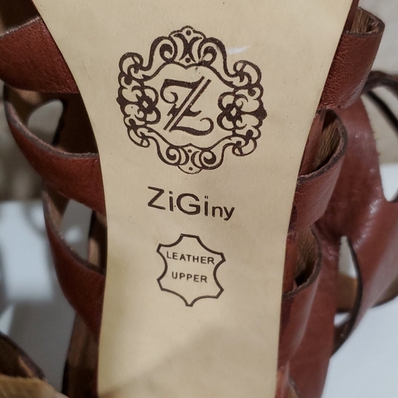 ZiGiny strappy leather ankle booties heels… - Picture 9 of 10
